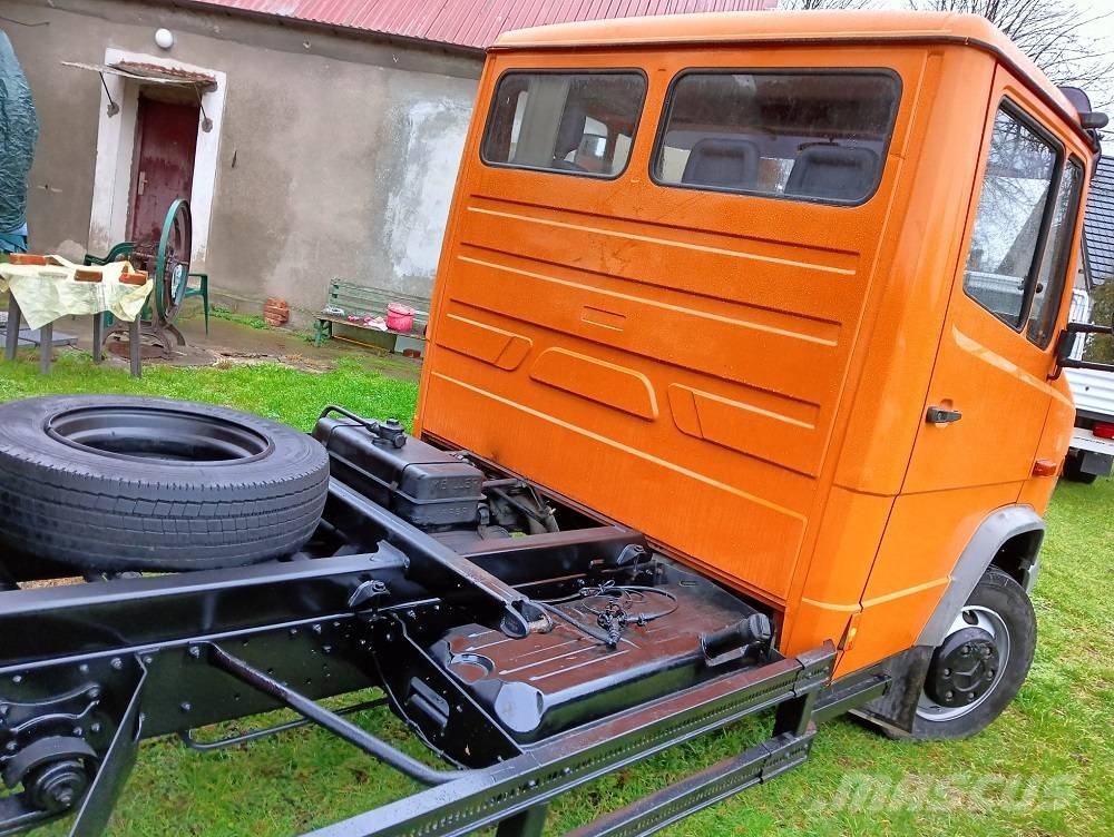 Mercedes-Benz Vario 815 傾卸式卡車