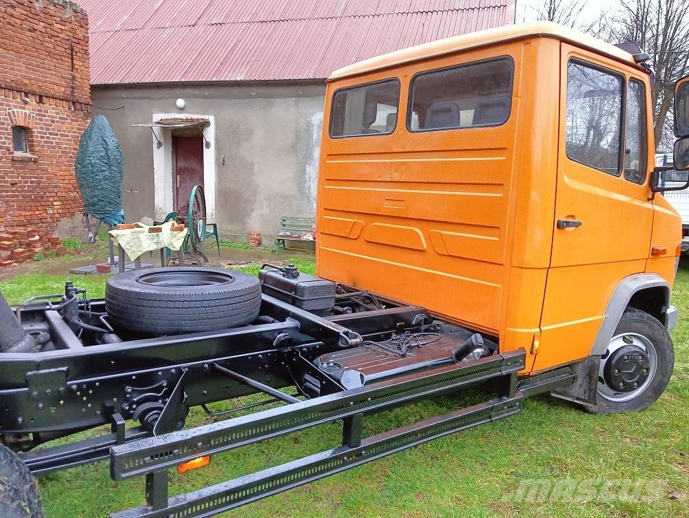 Mercedes-Benz Vario 815 傾卸式卡車