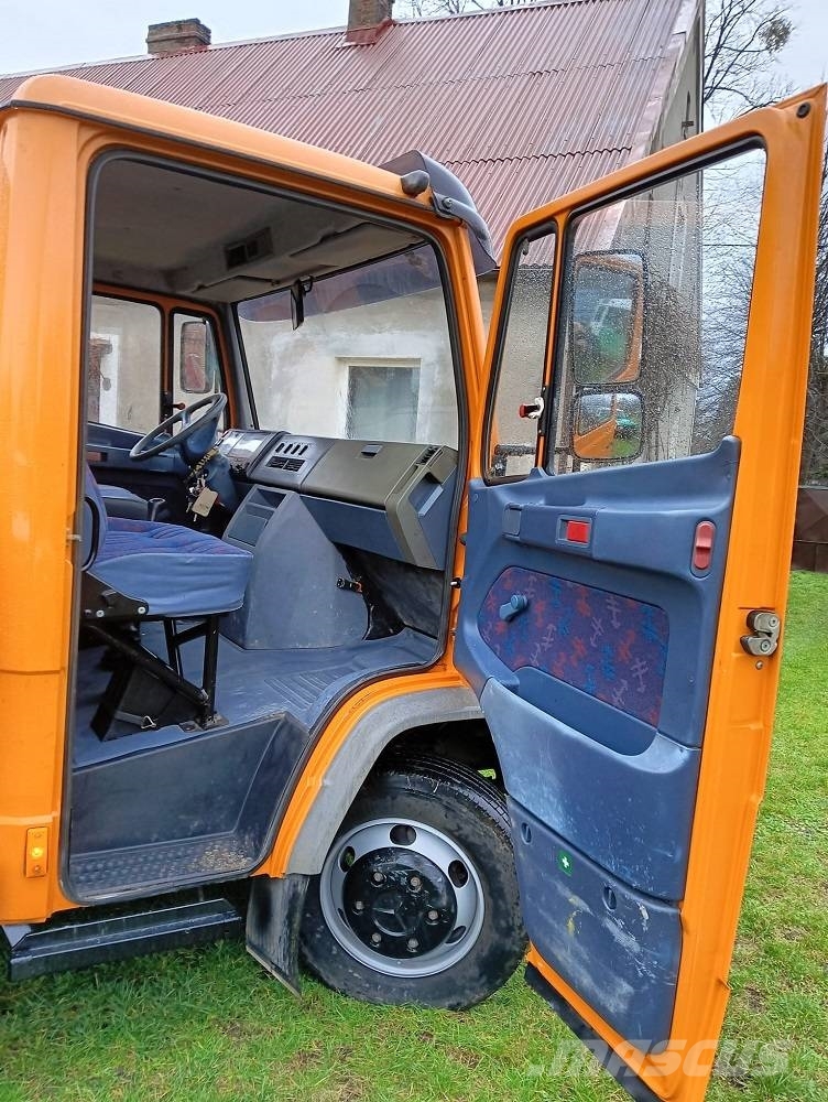 Mercedes-Benz Vario 815 傾卸式卡車