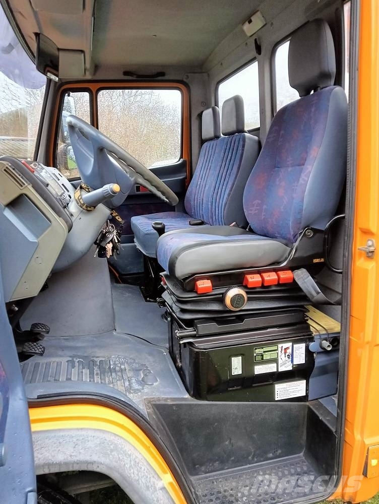 Mercedes-Benz Vario 815 傾卸式卡車