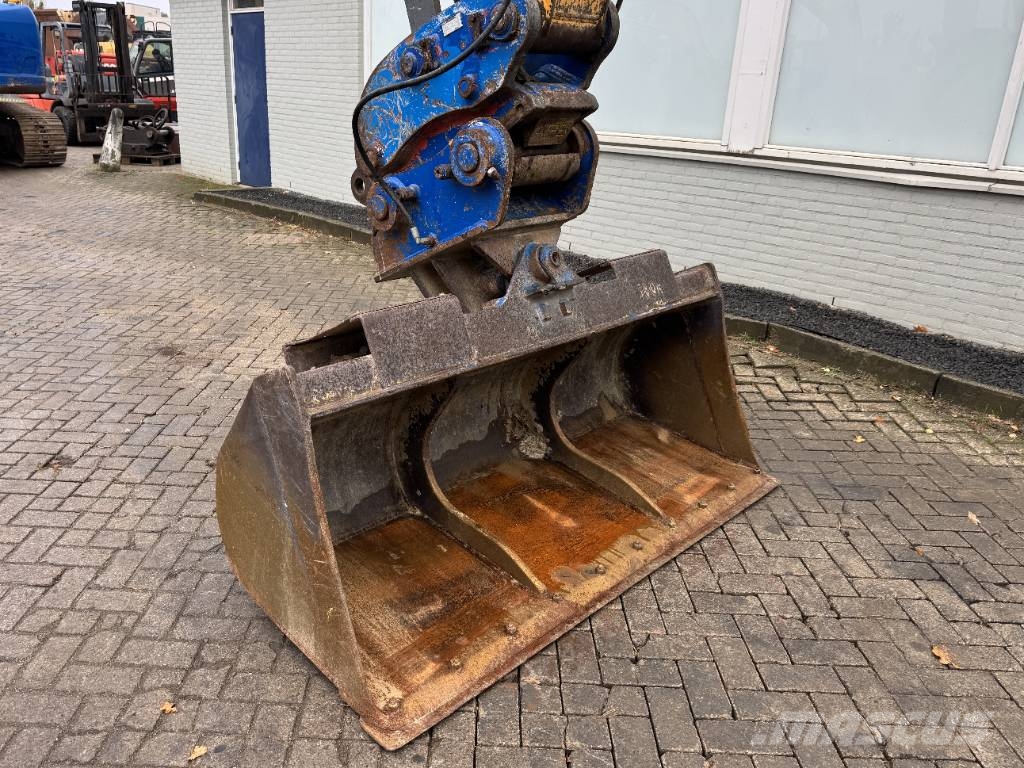 Liebherr A 920 Bagri na kolesih