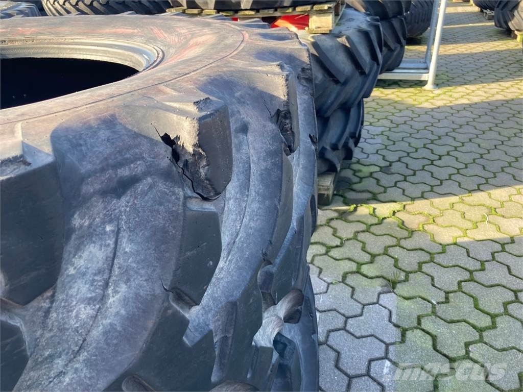 SONSTIGE 2 X 650/65 R38 Tyres, wheels and rims