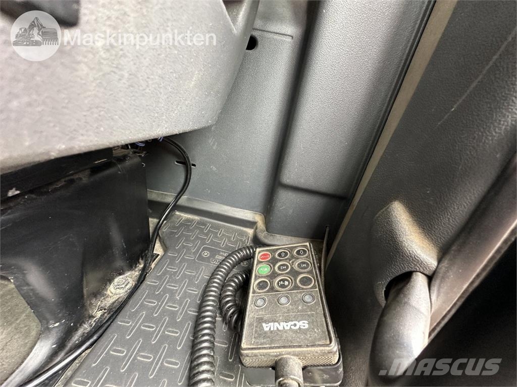 Scania R500LB6X2MNA Camiones con caja de remolque