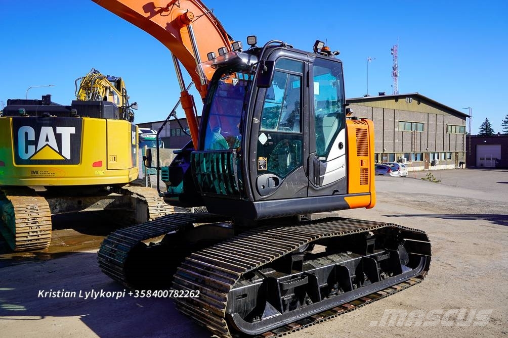 Hitachi ZX135US-6 METSÄALUSTALLA 履带挖掘机
