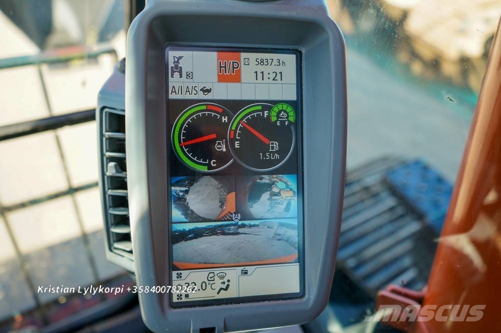 Hitachi ZX135US-6 METSÄALUSTALLA 履带挖掘机