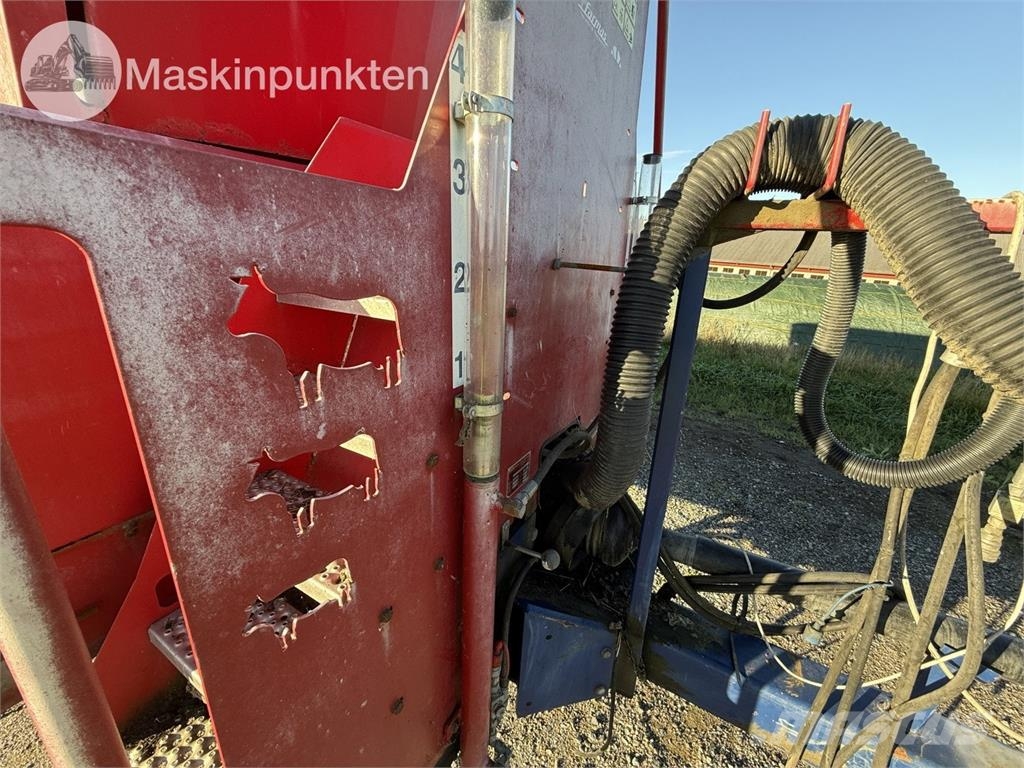 Taarup KDM 28D Voedermachines