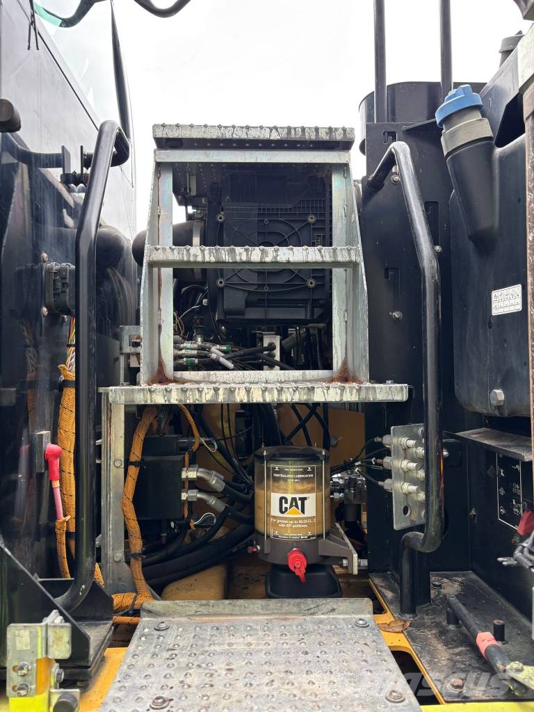 CAT M 320 F Ratasekskavaatorid