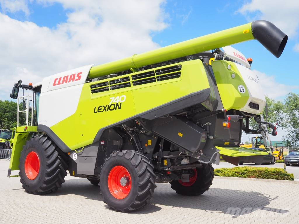 CLAAS Lexio 740 4x4 V680 / V770 Зернозбиральні комбайни