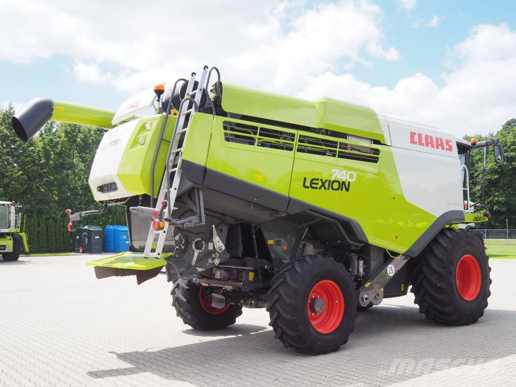 CLAAS Lexio 740 4x4 V680 / V770 Зернозбиральні комбайни