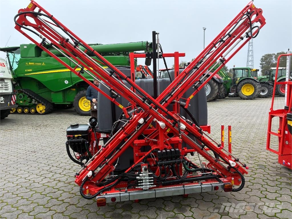 Maschio Teko 1000 牽引型スプレイヤー