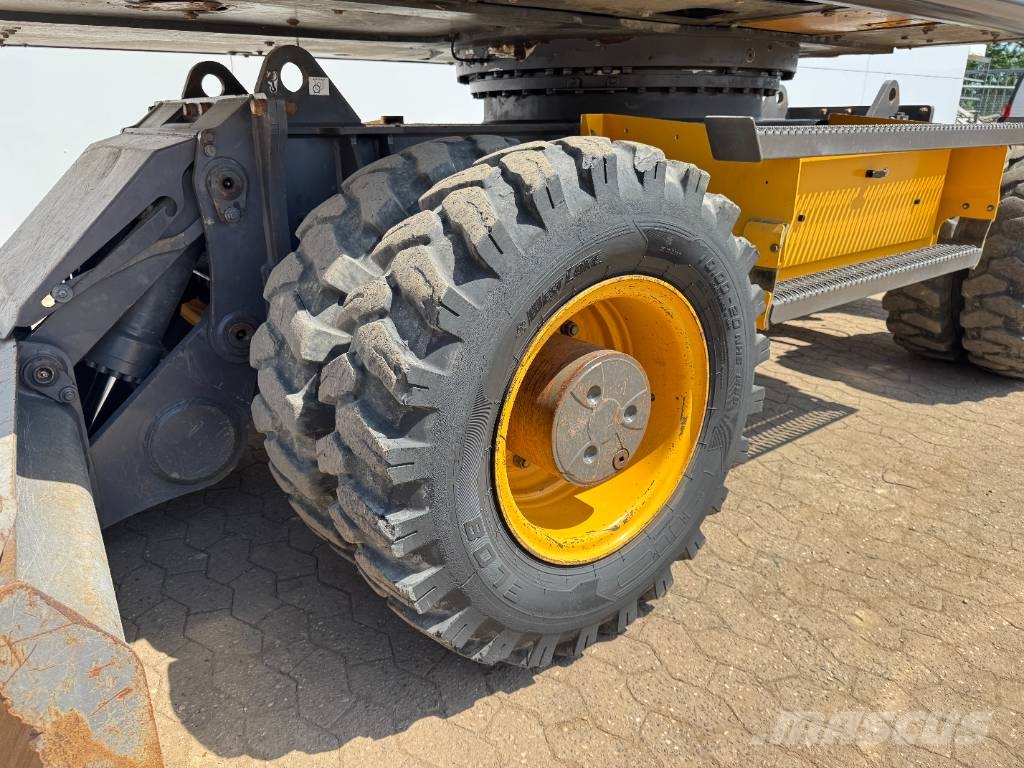 Volvo EW210D - German Machine / Triple Boom حفارات بعجل