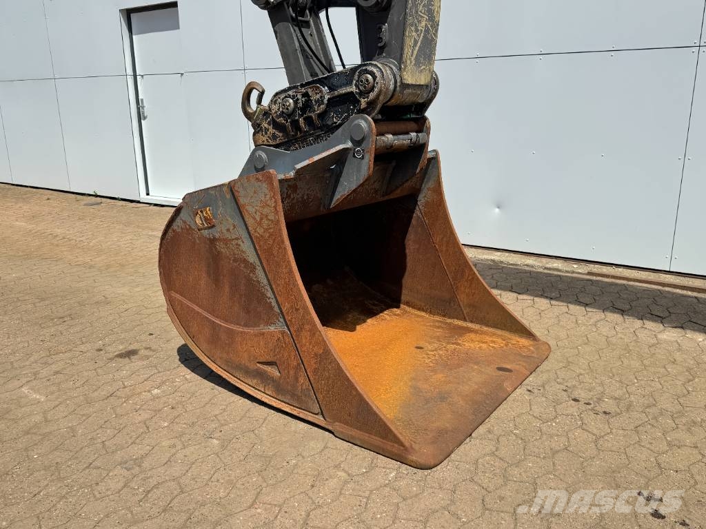 Volvo EW210D - German Machine / Triple Boom حفارات بعجل