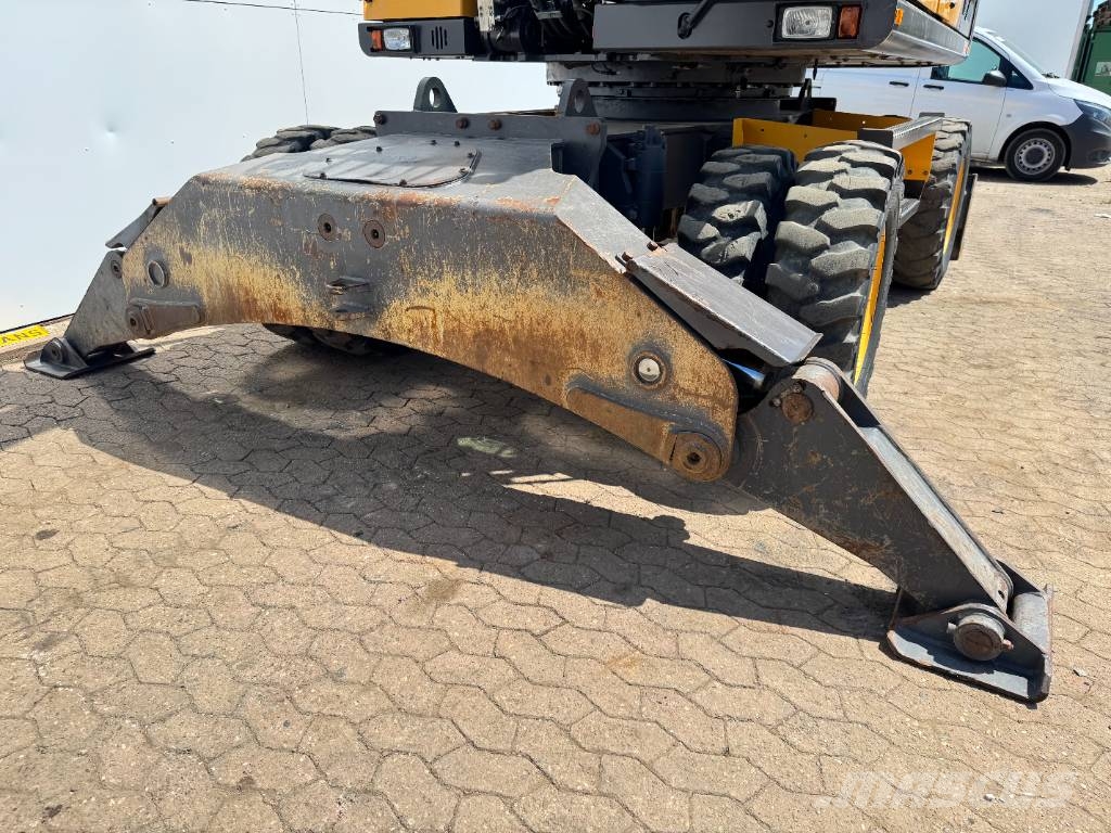 Volvo EW210D - German Machine / Triple Boom حفارات بعجل