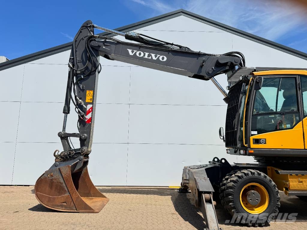 Volvo EW210D - German Machine / Triple Boom حفارات بعجل