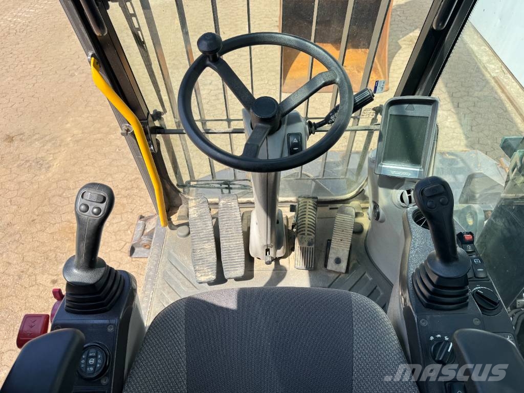 Volvo EW210D - German Machine / Triple Boom حفارات بعجل