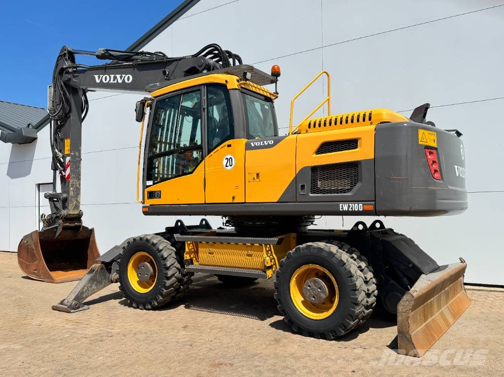 Volvo EW210D - German Machine / Triple Boom حفارات بعجل