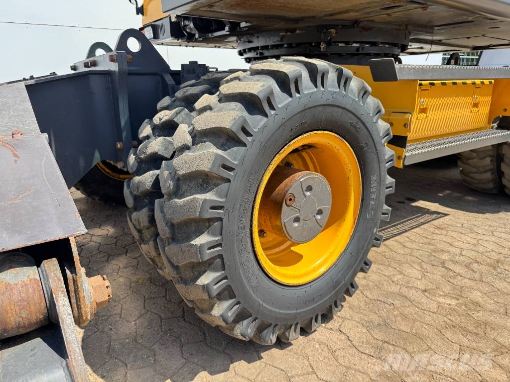 Volvo EW210D - German Machine / Triple Boom حفارات بعجل