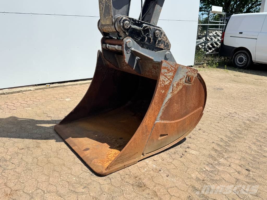 Volvo EW210D - German Machine / Triple Boom حفارات بعجل