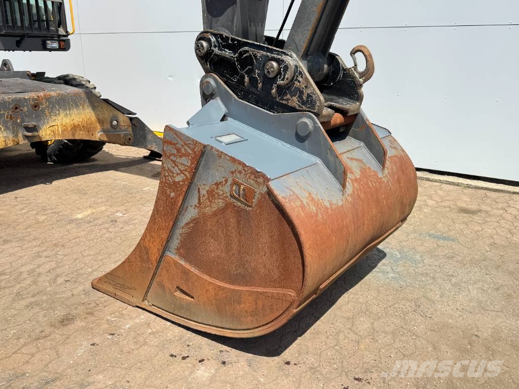 Volvo EW210D - German Machine / Triple Boom حفارات بعجل