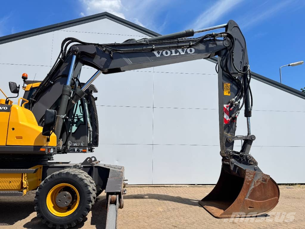 Volvo EW210D - German Machine / Triple Boom حفارات بعجل