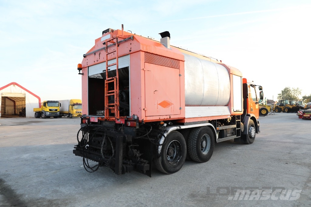 Renault Strassmayr SBS 8000 TH 水車
