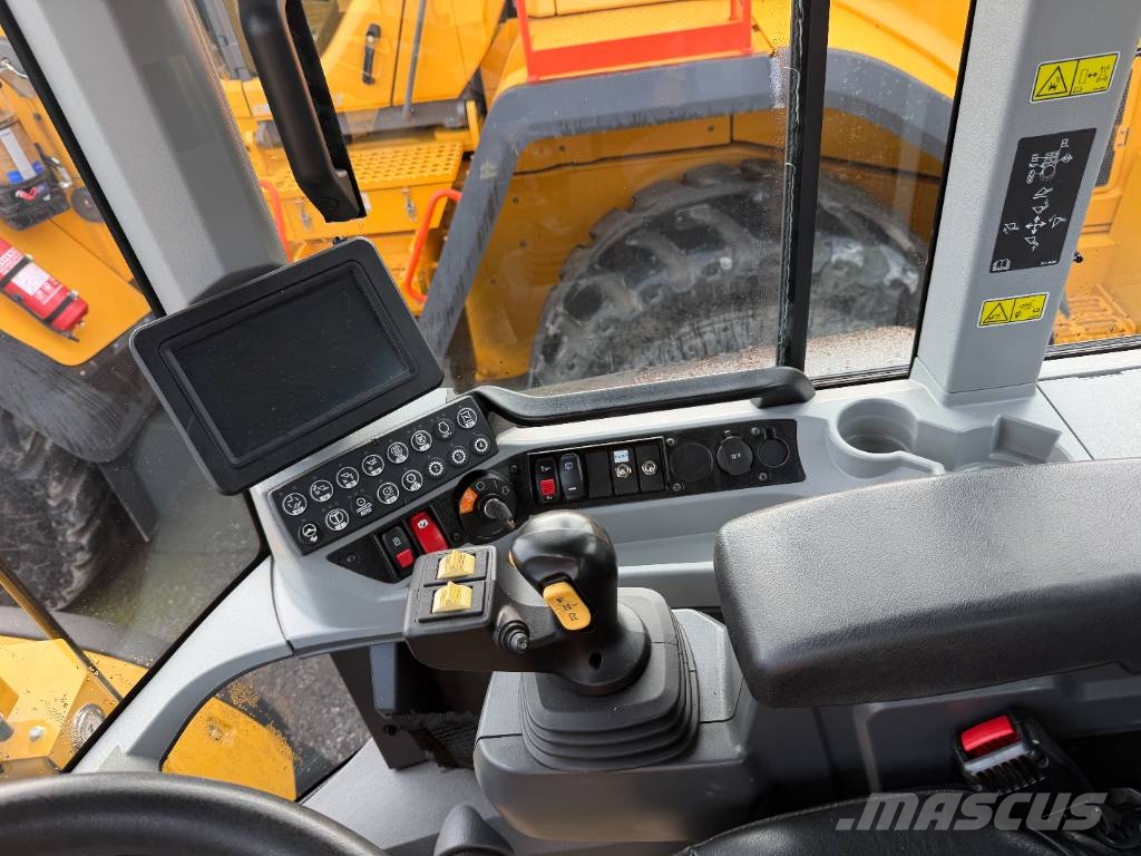 CAT 926M Rataslaadurid
