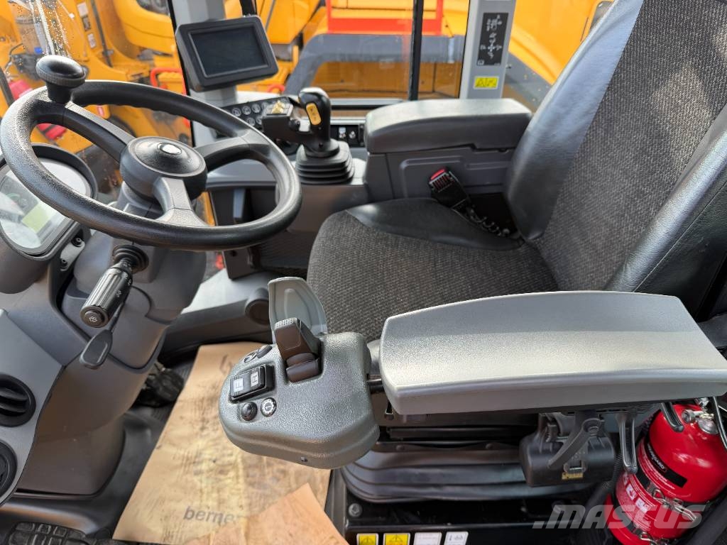 CAT 926M Rataslaadurid
