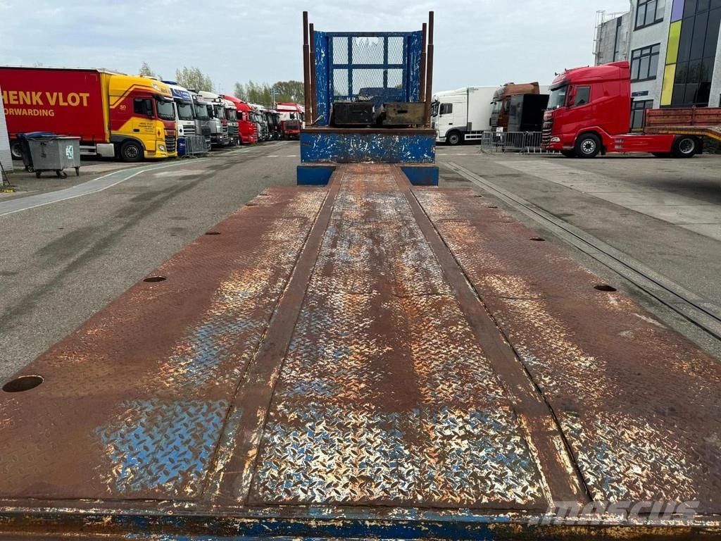 Louault 3 AXLE - WITH RAMPS Low loader-semi-trailers