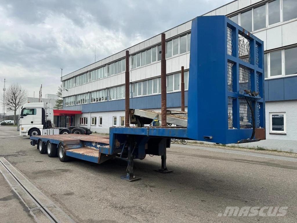 Louault 3 AXLE - WITH RAMPS Low loader-semi-trailers