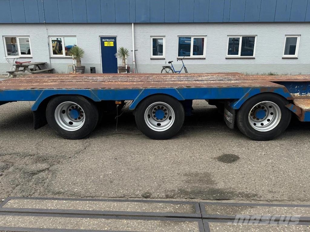 Louault 3 AXLE - WITH RAMPS Low loader-semi-trailers