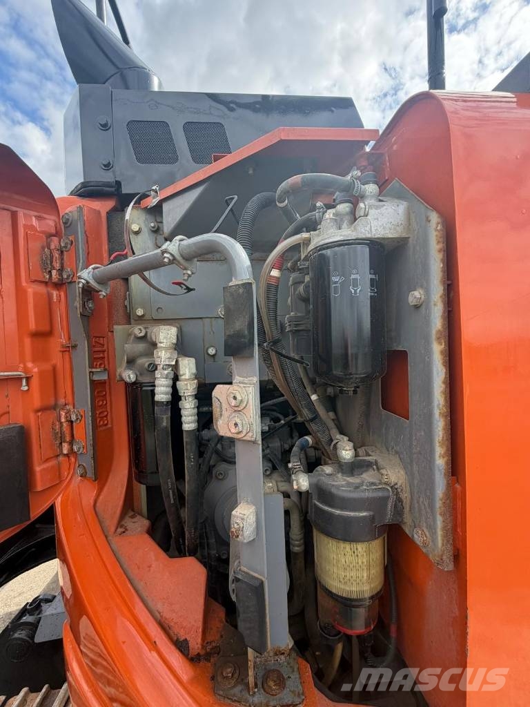 Hitachi ZX 135 US-6 Excavadoras sobre orugas