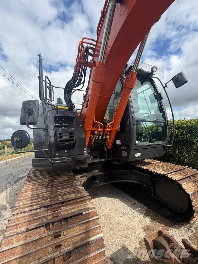 Hitachi ZX 135 US-6 Excavadoras sobre orugas