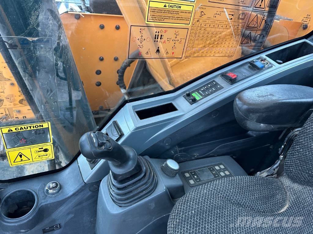 Hyundai HX 235 LCR Kettenbagger / AC / 87.500 EUR Гусеничні екскаватори