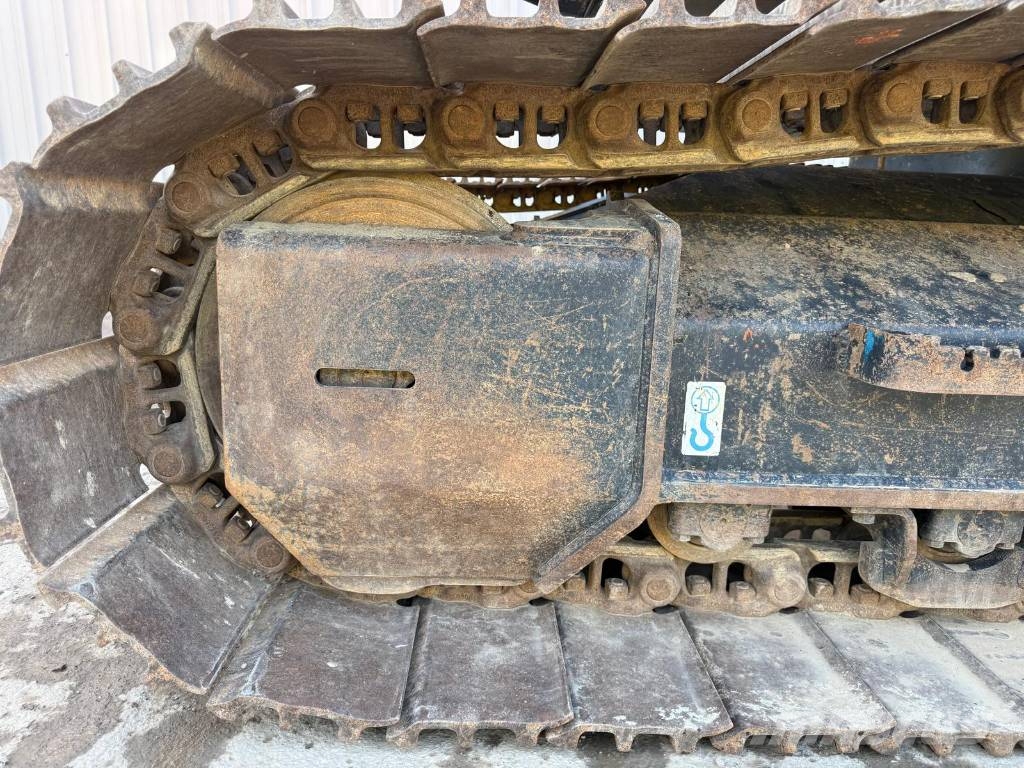 Hitachi ZX225USLC-7 Raupenbagger