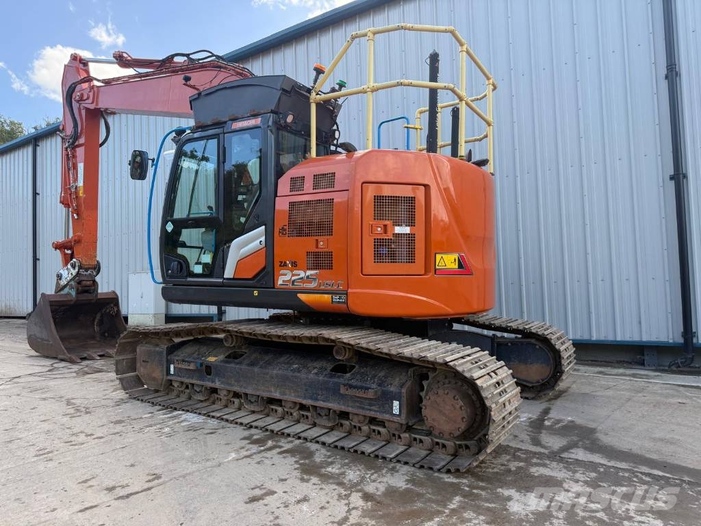 Hitachi ZX225USLC-7 Raupenbagger