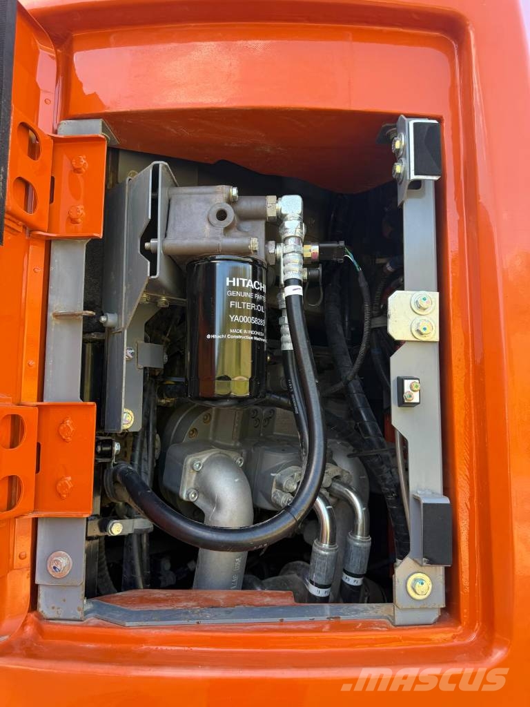 Hitachi ZX225USLC-7 Raupenbagger