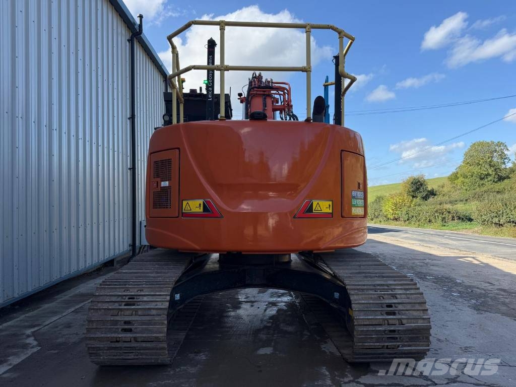 Hitachi ZX225USLC-7 Raupenbagger