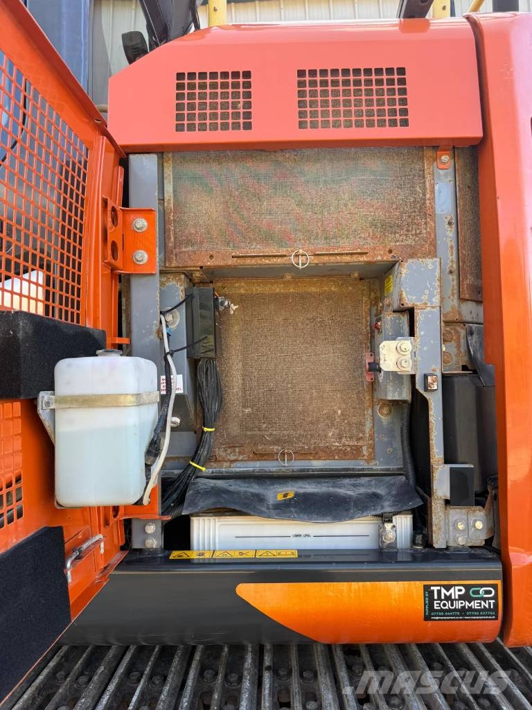 Hitachi ZX225USLC-7 Raupenbagger