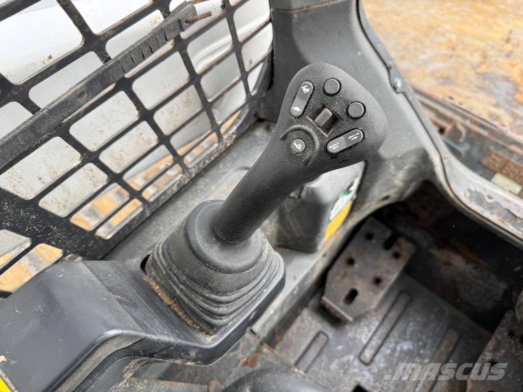 Bobcat T64 - Two-Speed Compact Track Loader Skid steer mini utovarivači
