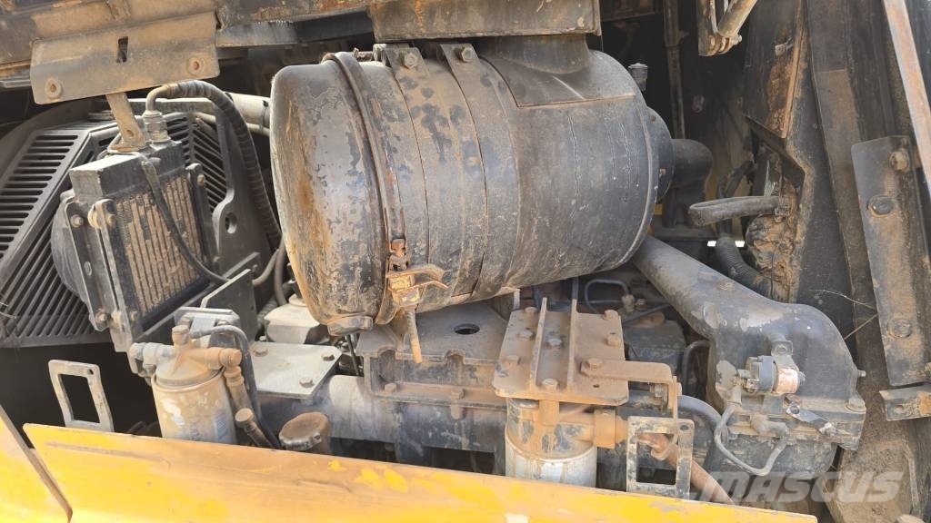 Komatsu D 65 EX-12 بلدوزرات مجنزرة