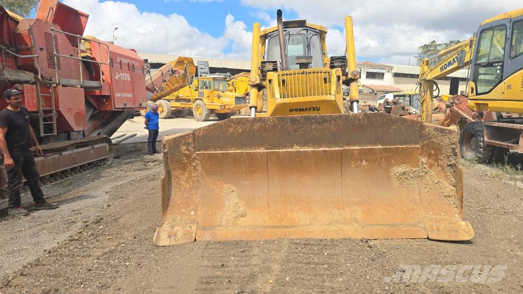 Komatsu D 65 EX-12 بلدوزرات مجنزرة