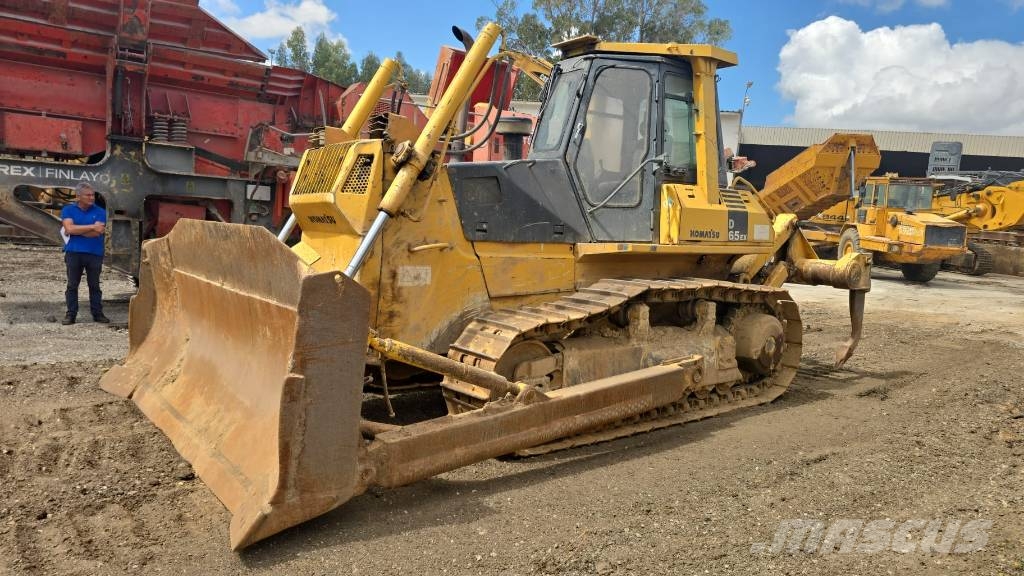 Komatsu D 65 EX-12 بلدوزرات مجنزرة
