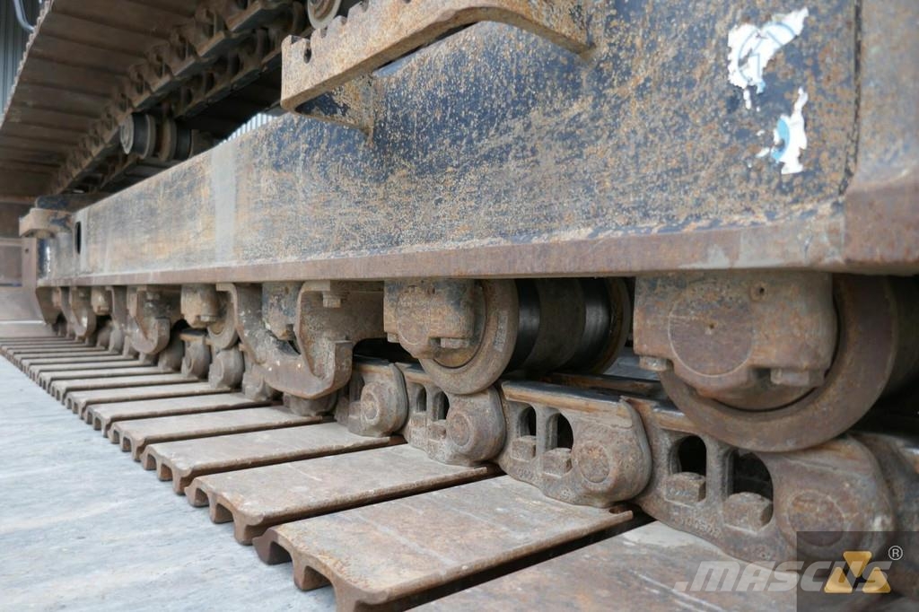 Hitachi ZX225USLC-6 Kāpurķēžu ekskavatori