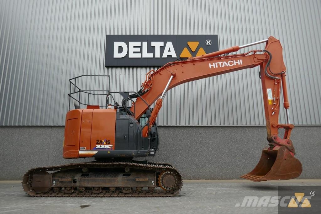 Hitachi ZX225USLC-6 Kāpurķēžu ekskavatori