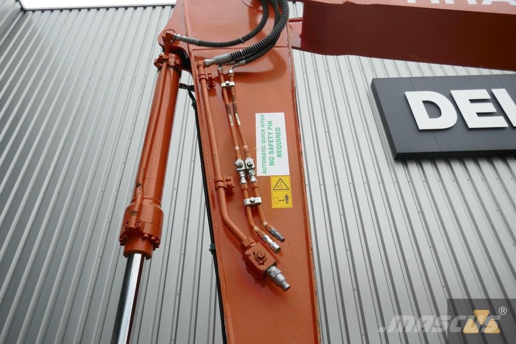 Hitachi ZX225USLC-6 Kāpurķēžu ekskavatori