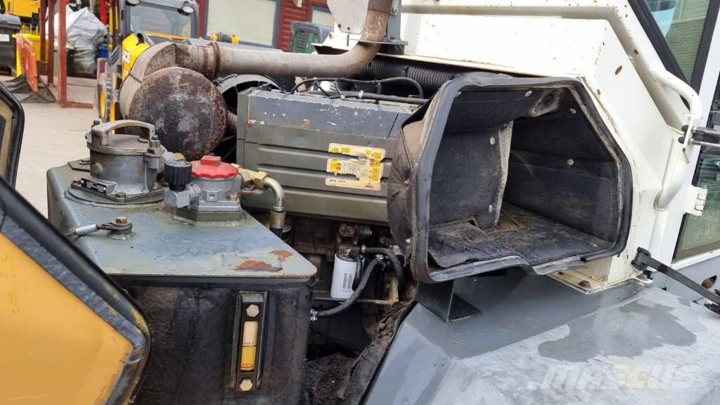 Liebherr L 508 Pale gommate