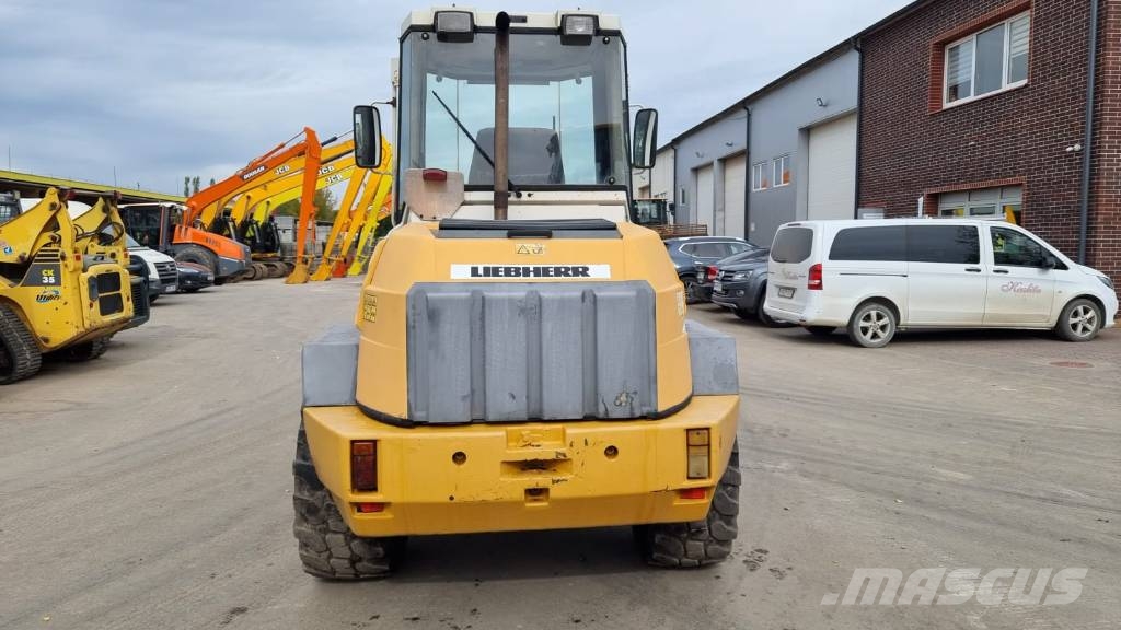Liebherr L 508 Pale gommate