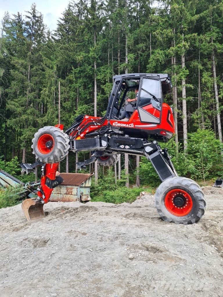 Euromach R1055 4WD Forester Pelle spéciale