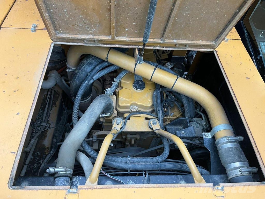 Morooka MST 3000 V D Vikšrinė savivartė technika