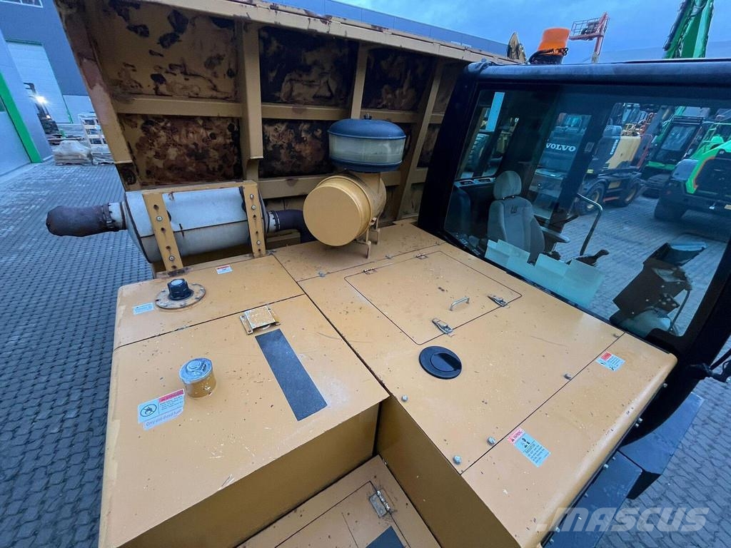 Morooka MST 3000 V D Vikšrinė savivartė technika